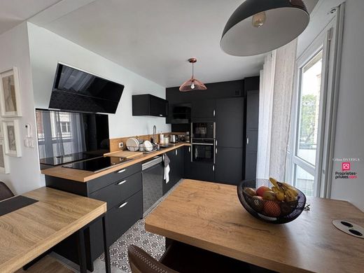 Apartment / Etagenwohnung in Lille, Nord