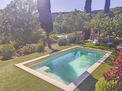 Villa in La Roquebrussanne, Var