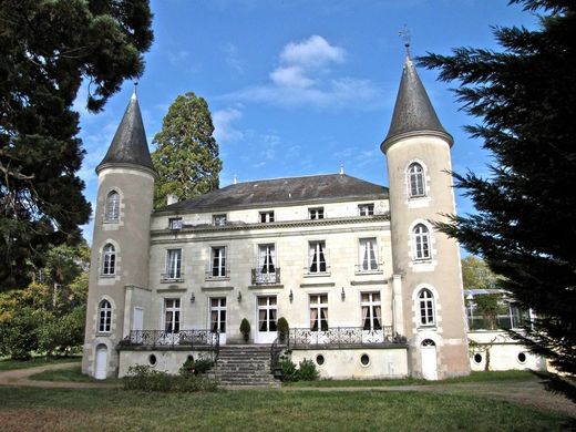 Schloss / Burg in Tournon-Saint-Pierre, Indre-et-Loire