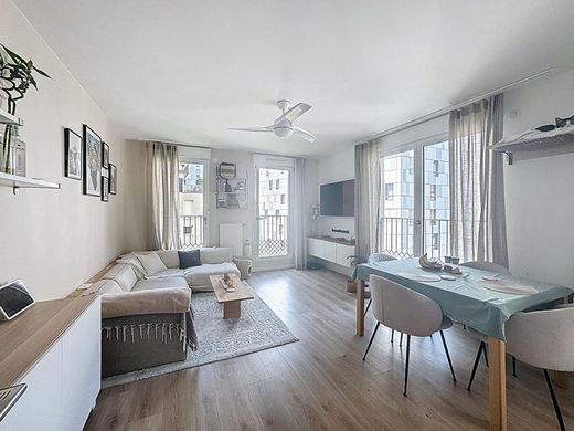 Apartment in Massy, Essonne