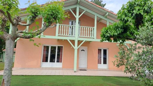 Maison de luxe à Soustons, Landes
