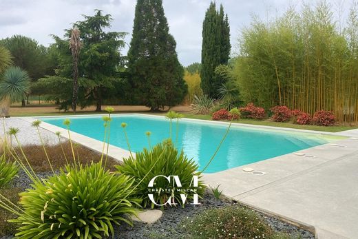 Villa in Montpon-Ménestérol, Dordogne