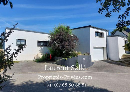 Luxury home in Ambon, Morbihan