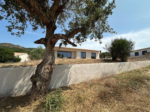 Πολυτελή κατοικία σε Sainte-Lucie de Porto-Vecchio, South Corsica