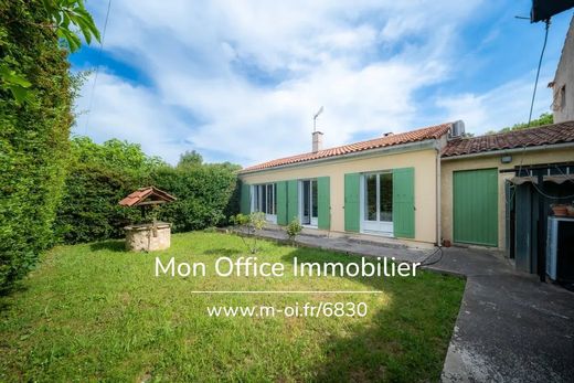 Luxury home in Bouc-Bel-Air, Bouches-du-Rhône