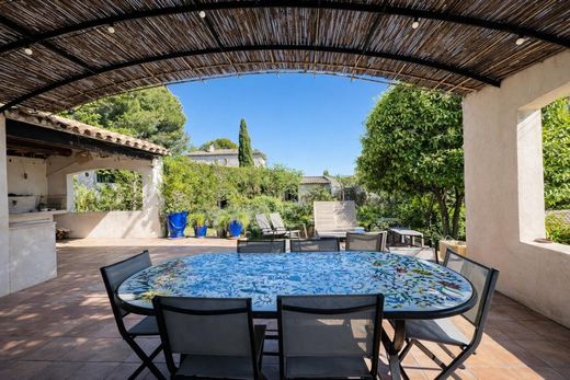 Luxury home in Saint-Mitre-les-Remparts, Bouches-du-Rhône