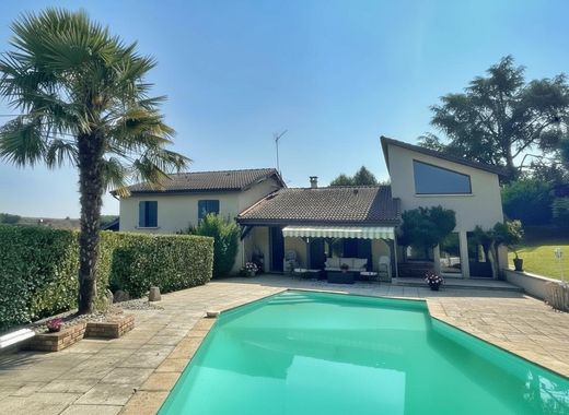 Casa di lusso a Sathonay-Village, Rhône