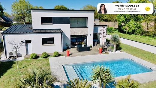 Casa di lusso a Le Tour-du-Parc, Morbihan