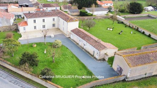 Luksusowy dom w Saint-Jean-de-Liversay, Charente-Maritime