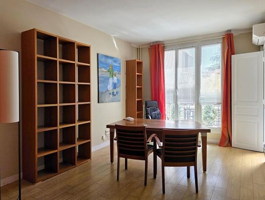 Apartment in Le Vésinet, Yvelines