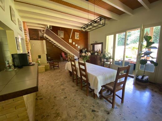 Luxury home in Blasimon, Gironde