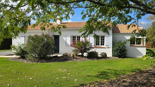 Casa di lusso a Challans, Vandea