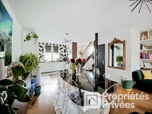 Luxury home in Clamart, Hauts-de-Seine
