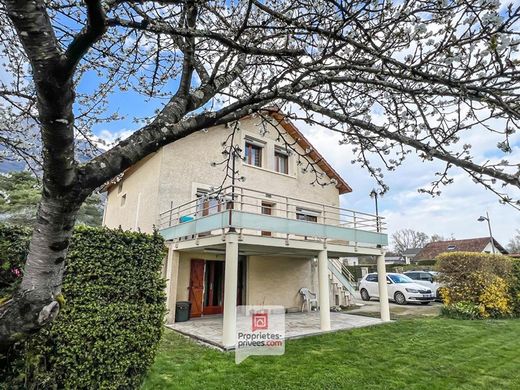 Maison de luxe à Crolles, Isère