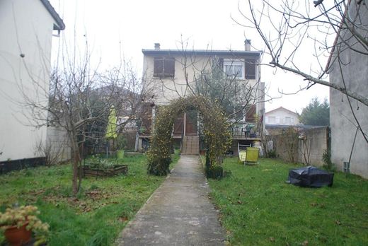 Luxury home in Bondy, Seine-Saint-Denis