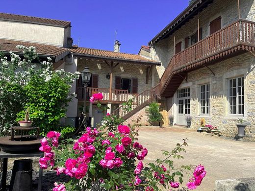 Luxus-Haus in Bourg-en-Bresse, Ain