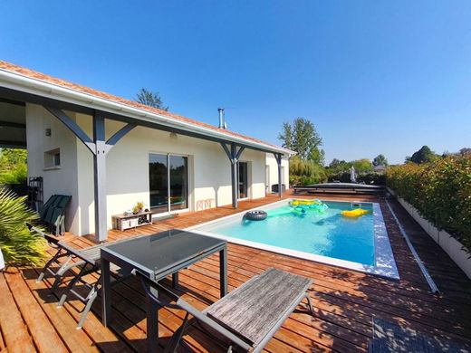Luxury home in Yzosse, Landes
