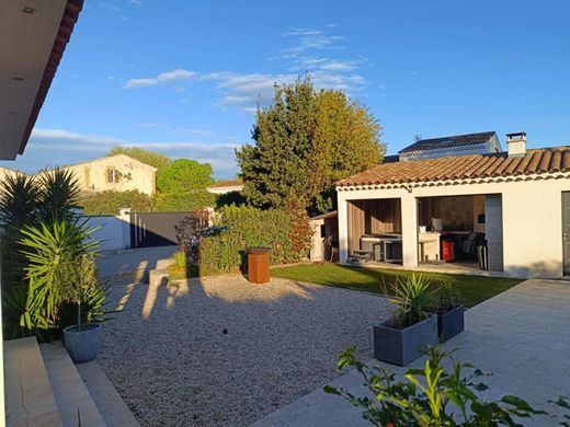 Вилла, Eyguières, Bouches-du-Rhône