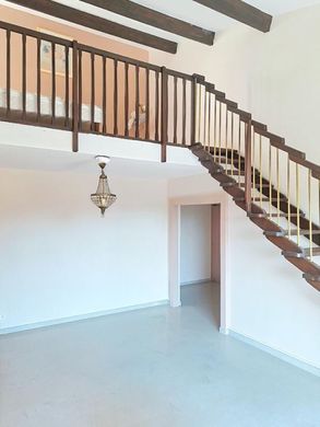 Apartment / Etagenwohnung in Aix-en-Provence, Bouches-du-Rhône