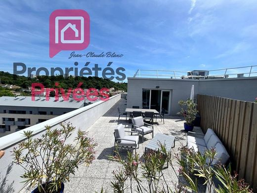 Apartment in Cenon, Gironde
