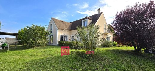 Casa di lusso a Achères-la-Forêt, Seine-et-Marne