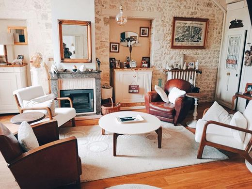 Marennes, Charente-Maritimeの高級住宅