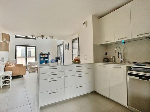 Apartment in Bordeaux, Gironde