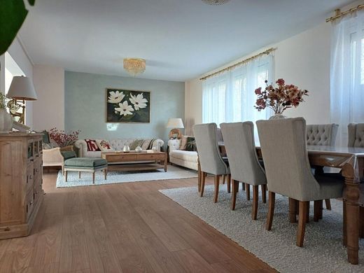 Luxury home in Noyon, Oise