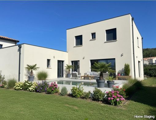 Luxury home in Montélimar, Drôme