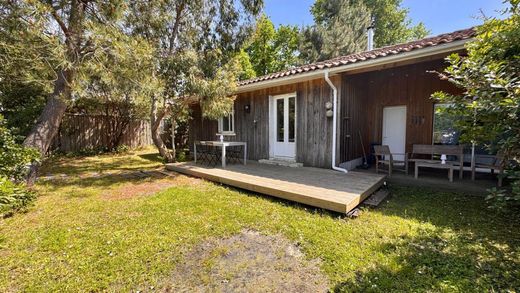 Luxury home in Arès, Gironde