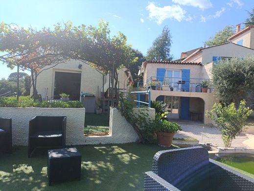 Casa de lujo en Mandelieu-la-Napoule, Alpes Marítimos
