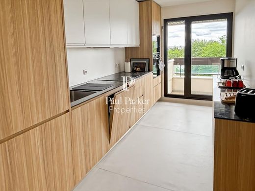 Apartment / Etagenwohnung in Bordeaux, Gironde