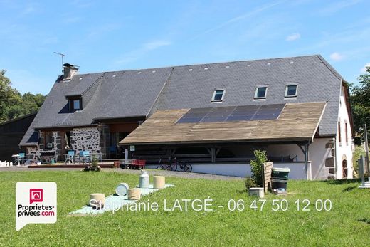 Maison de luxe à Fontanges, Cantal