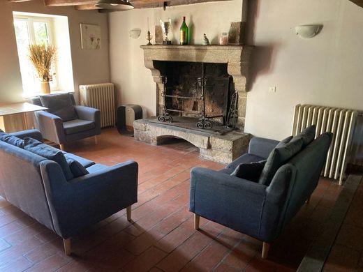 豪宅  Razès, Haute-Vienne