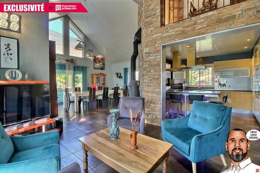 Le Bourget-du-Lac, Savoyの高級住宅