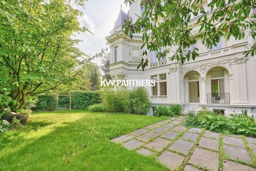 Apartment / Etagenwohnung in Neuilly-sur-Seine, Hauts-de-Seine