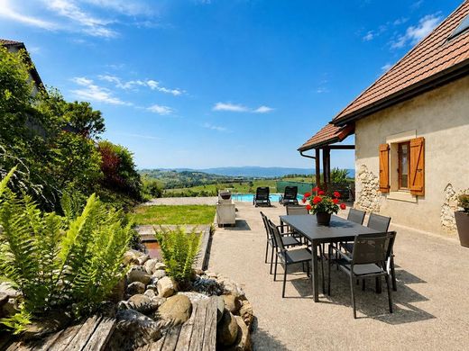 Casa di lusso a Gruffy, Alta Savoia