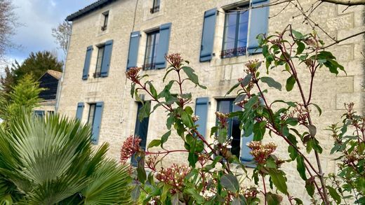Luxury home in Échiré, Deux-Sèvres