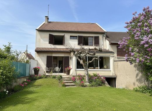 Luxury home in Clamart, Hauts-de-Seine