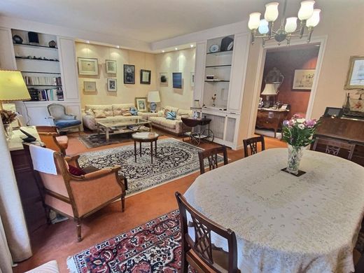 Apartment in La Muette, Auteuil, Porte Dauphine, Paris