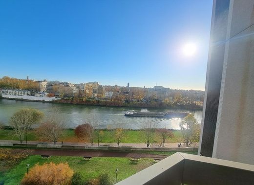 Daire Courbevoie, Hauts-de-Seine