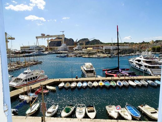 La Ciotat, Bouches-du-Rhôneのアパートメント