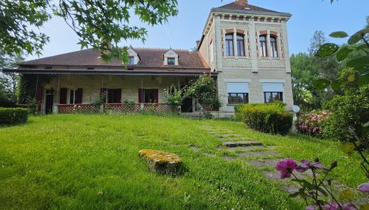Luxury home in Saint-Laurent-des-Hommes, Dordogne