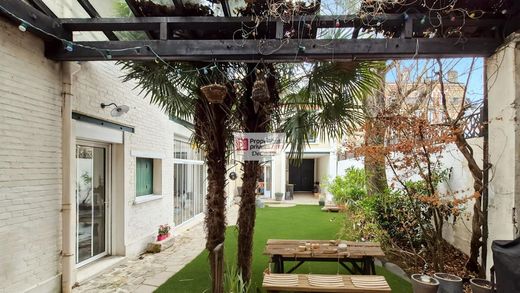 Luksusowy dom w Suresnes, Hauts-de-Seine