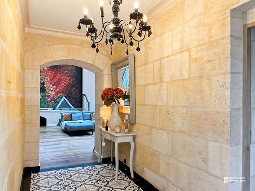 Luxe woning in Cambes, Gironde