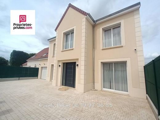 Luxury home in Vernouillet, Eure-et-Loir