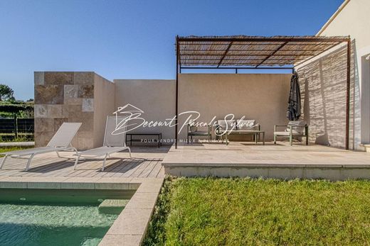 Casa di lusso a Saint-Saturnin-lès-Apt, Vaucluse