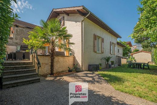 Luxe woning in Domène, Isère