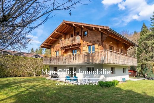 Chalet in Saint-Martin-Bellevue, Haute-Savoie