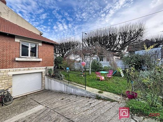 Casa di lusso a Châtillon, Hauts-de-Seine